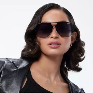 COPY - BACKSTAGE PASS Quay Australia sunglasses